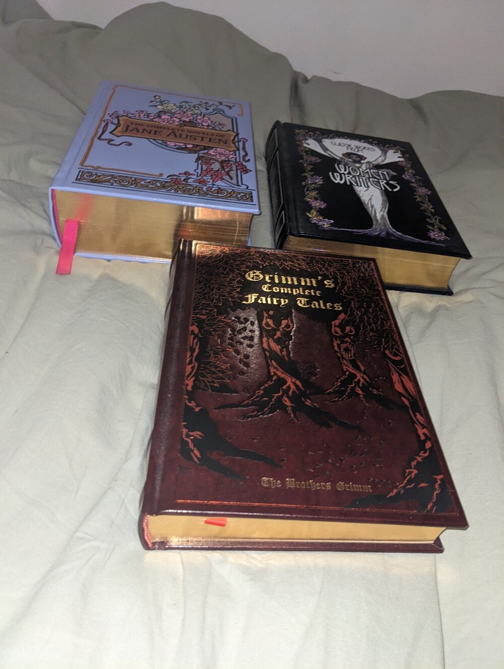 Book Bundle - Picture 2 of 3